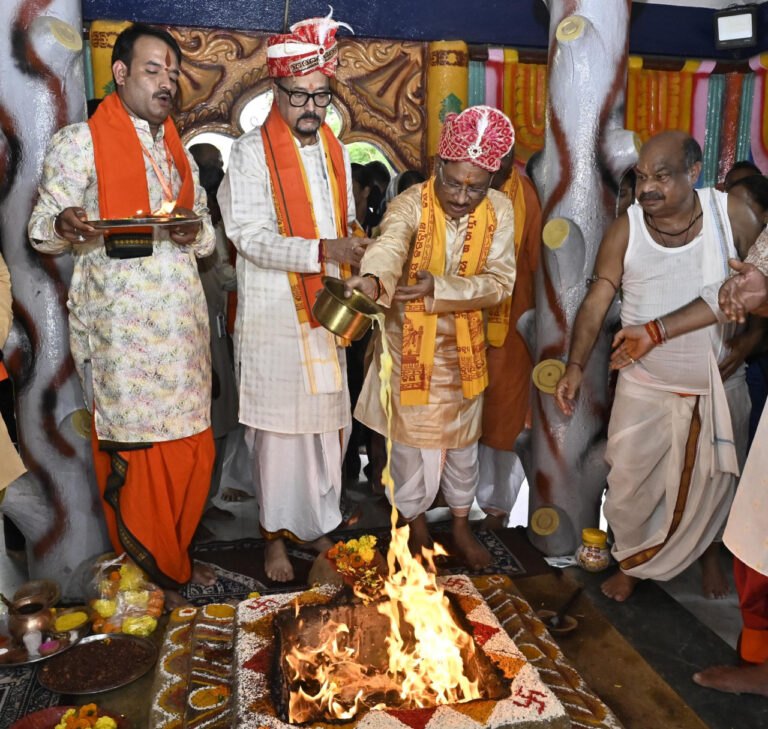 Raipur : Governor Shri Ramen Deka participates in Rath Yatra Festival