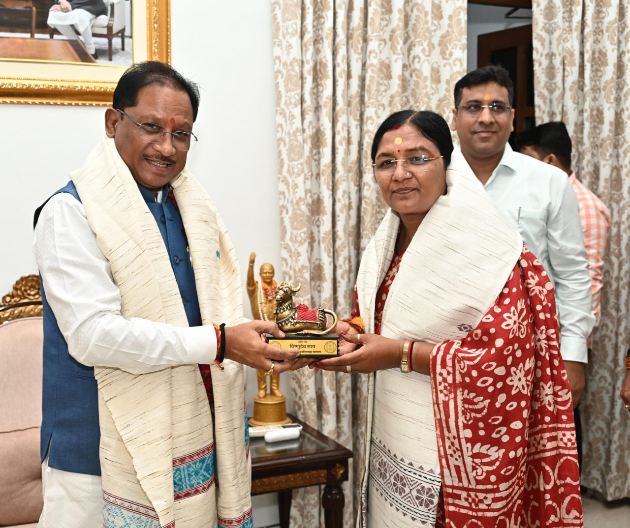 Raipur : Union Minister of State for Women and Child Development Mrs. Savitri Thakur Pays Courtesy Visit to Chief Minister Shri Sai
