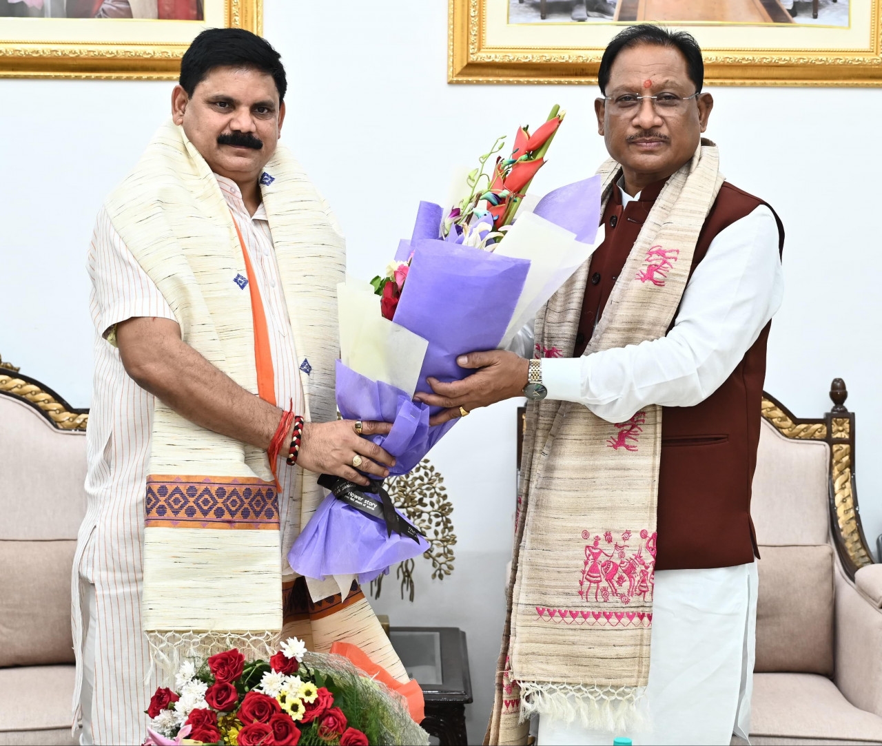 Raipur : Union Minister of State for Coal and Mines, Shri Satish Chandra Dubey, calls on Chhattisgarh Chief Minister Vishnu Deo Sai