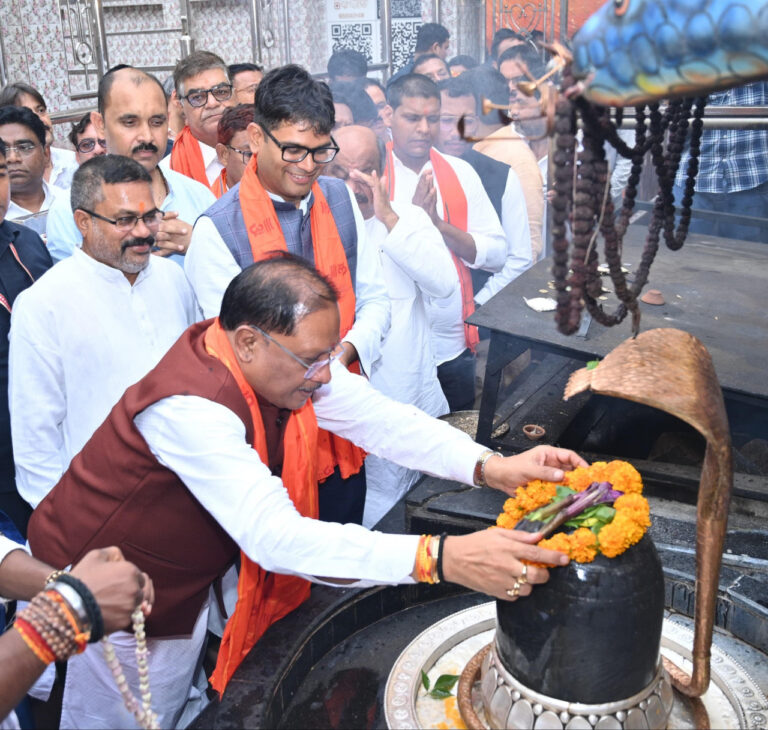 On the sacred occasion of Guru Purnima, Chief Minister Vishnu Deo Sai visited the revered Shri Shri 108 Shri Satyanarayan Baba Dham located in Kosamnara village of Raigarh district. Chief Minister Shri Sai performed rituals and offered prayers to Lord Bholenath, seeking peace, prosperity, and happiness for the people of Chhattisgarh. Speaking on the occasion, CM Sai said, “Guru Purnima is a day of gratitude, devotion, and reflection — a time to acknowledge the guiding forces in our lives. This holy site in Kosamnara is a source of immense spiritual strength and a beacon of faith for countless devotees.” He added that the blessings of spiritual mentors and the trust of the people are the twin pillars guiding the state government on its path of welfare and inclusive growth. Chief Minister Shri Sai was accompanied by Finance Minister O.P. Choudhary, Raigarh MP Radheshyam Rathiya, Rajya Sabha MP Devendra Pratap Singh, MLA Purandar Mishra, and Raigarh Mayor Jivardhan Chauhan.
