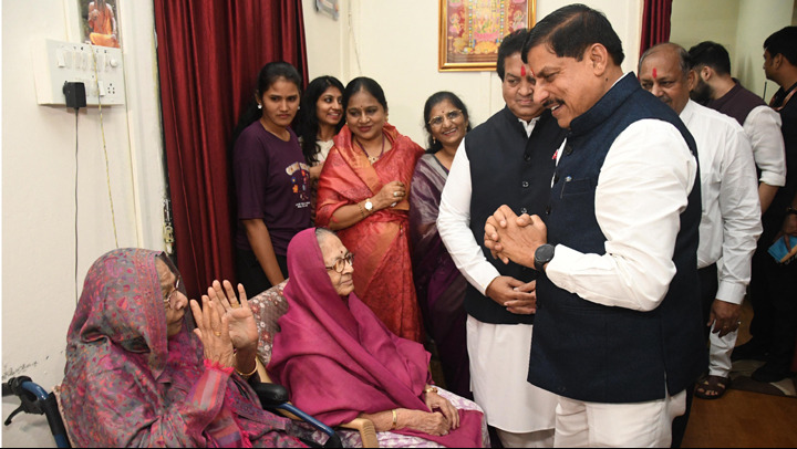 CM Dr. Yadav Extends Greetings to Smt. Patwa on Her Birthday