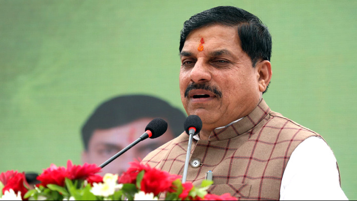 Chief Minister Dr. Mohan Yadav has said that Madhya Pradesh will once again feel proud in the upcoming ‘Swachh Survekshan’ (Cleanliness Survey) Awards. The Chief Minister informed that on 17 July, the President of India, Smt. Droupadi Murmu, will felicitate eight cities of Madhya Pradesh for their outstanding performance in various categories of cleanliness. He congratulated all sanitation workers, mayors, chairpersons, councillors, officials, employees of urban bodies and citizens for this collective achievement. Indore to be Awarded in the "Super Swachh League" for the Eighth Time CM Dr. Yadav stated that Indore will be honoured in the Super Swachh League category for the eighth consecutive time. Indore has previously secured the title of India’s cleanest city seven times, and based on its consistent performance and future potential, it will once again receive the Swachh League Award this year. Ujjain will be honoured in the category of cities with a population of 3 to 10 lakh, which is a proud achievement. Similarly, Budhni City will be honoured in the category of towns with a population of less than 20 thousand. Bhopal to Be Recognised as the Best Capital City in the Country The Chief Minister highlighted that Bhopal, known for its natural beauty, has also set benchmarks in cleanliness and will be awarded as the Best Capital City in India. Cities like Gwalior, Dewas, Shahganj and Jabalpur will also receive awards in various categories. CM Dr. Yadav added that Prime Minister Shri Narendra Modi's vision for a clean India is being fulfilled step-by-step by Madhya Pradesh. He urged citizens to maintain cleanliness in their homes, neighbourhoods, colonies, and towns, and to adopt this lifestyle as a model for the world. The Chief Minister shared this message for the people of Madhya Pradesh on Saturday before departing for Dubai from New Delhi.